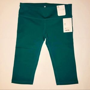 Gapfit Gfast Sprint Green Capri Leggings Med NWT